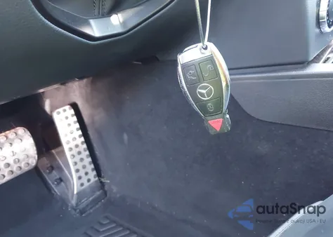 2014 Mercedes-Benz C 250 Sport z USA, uszkodzony, nr VIN WDDGF4HB3EG215256